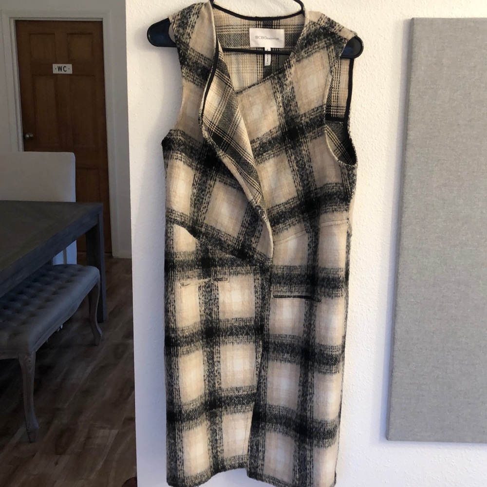 Bcbgeneration sleeveless trench-like long vest